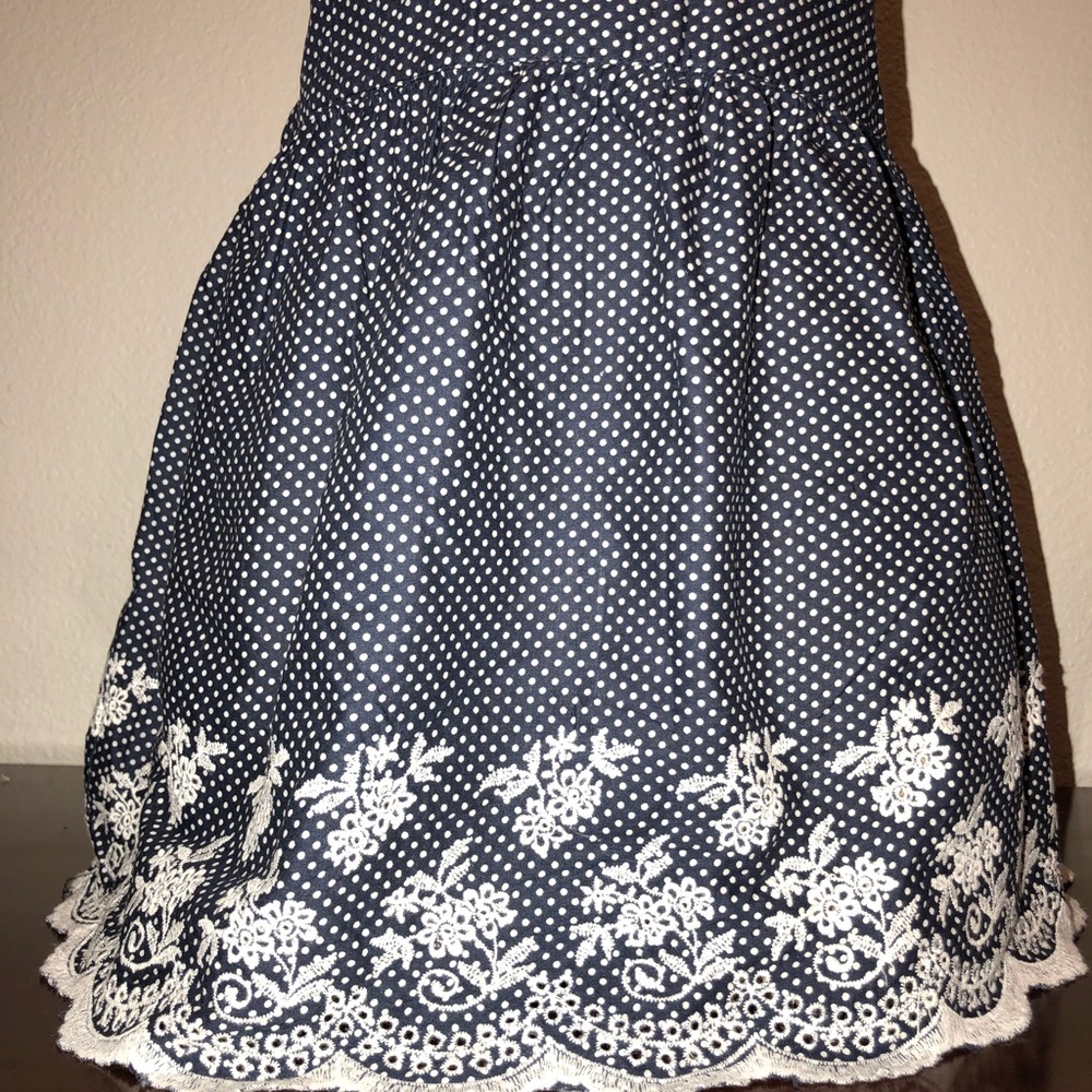 Forever 21  Scalloped Hem Skirt